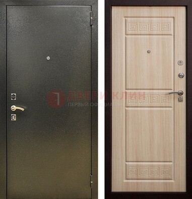 Железная темно-серая дверь с порошковым напылением и МДФ с резьбой ДП-276 в Старой Купавне