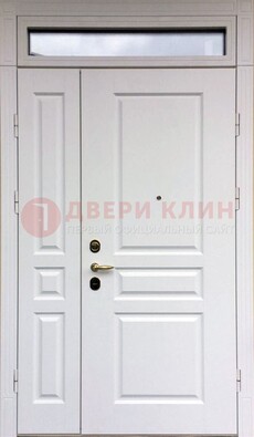Белая двухстворчатая металлическая дверь со стеклом ДС-63 в Старой Купавне