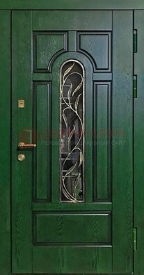 Зеленая железная дверь со стеклом и ковкой ДСК-111 в Старой Купавне