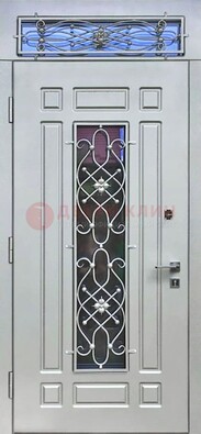 Белая железная дверь со стеклом и ковкой с верхней фрамугой ДСК-112 в Старой Купавне