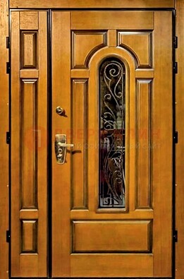 Распашная металлическая дверь со стеклом и ковкой для дома ДСК-152 в Старой Купавне