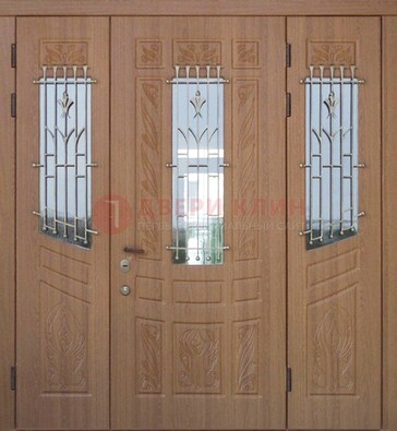 Резная полуторная железная дверь с массивом и стеклом ДСК-254 в Старой Купавне
