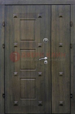 Железная двухстворчатая филенчатая дверь с виноритом ДВТ-143 в Старой Купавне
