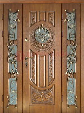 Коричневая уличная дверь с виноритом и ковкой ДВТ-184 в Старой Купавне
