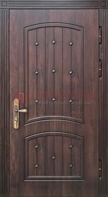 Коричневая уличная дверь с виноритом для дома ДВТ-235 в Старой Купавне