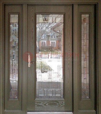 Коричневая стальная дверь с массивом дуба с витражом ВЖ-16 в Старой Купавне